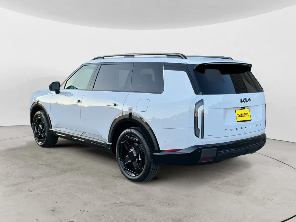 Used 2027 White Kia X-Line SX image 11