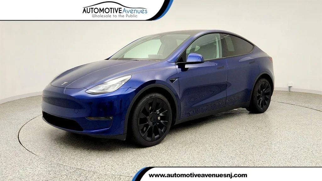 2022 Tesla Model Y Long Range Dual Motor All-Wheel Drive's photo