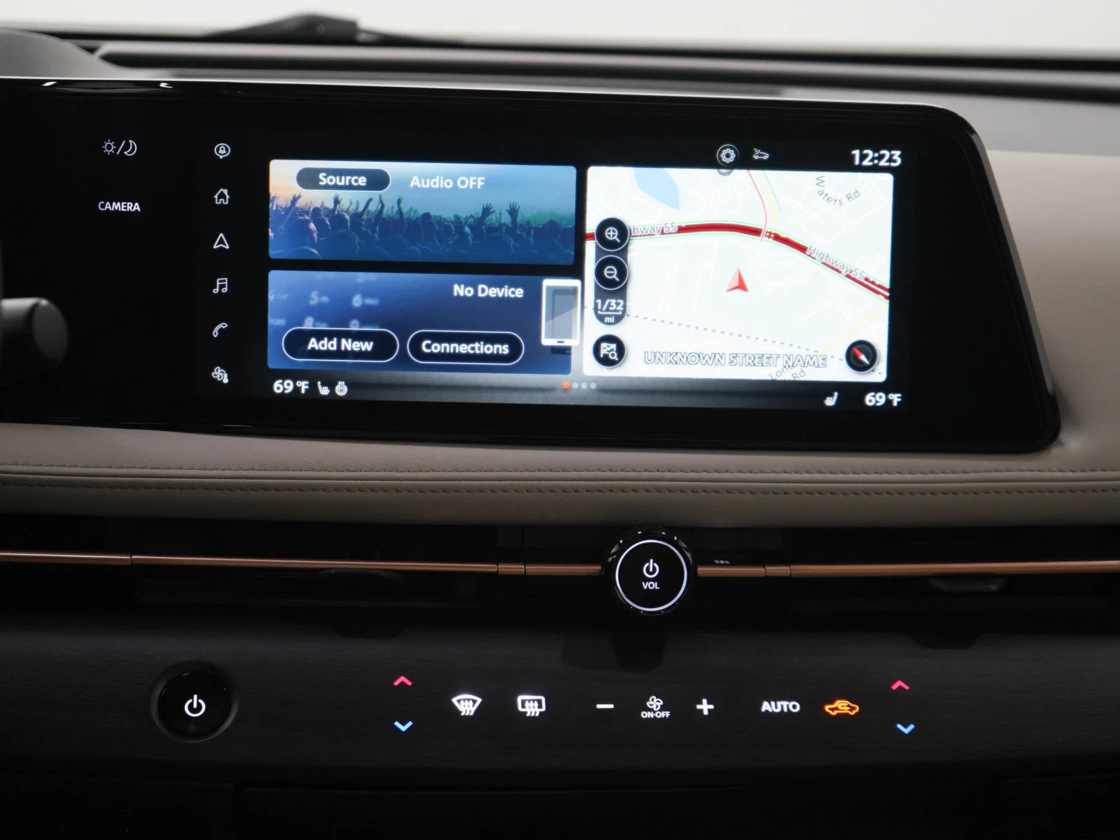Used 2024 Northern Lights Metallic Nissan EVOLVE+ image 19
