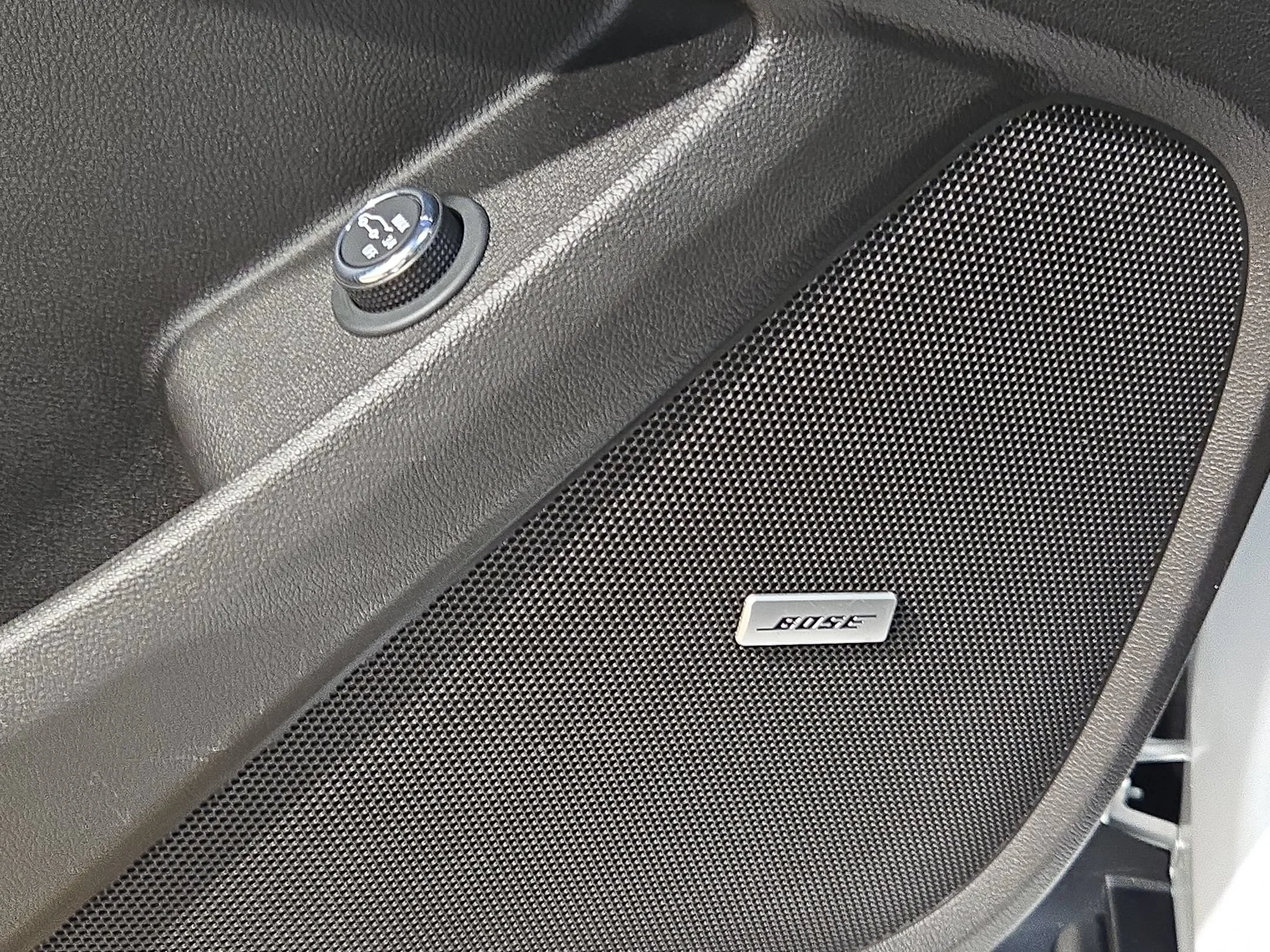Used 2019 Summit White Chevrolet Premier image 22