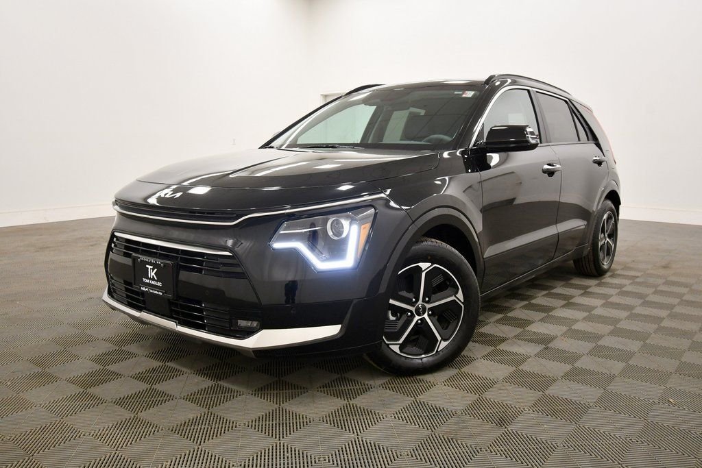 Certified 2025 Kia Niro SX with VIN KNDCT3LE5S5259439 for sale in Rochester, Minnesota