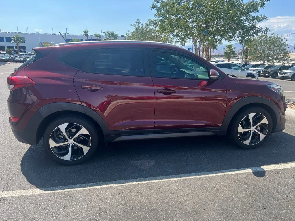 Used 2016 Red Hyundai Sport image 8