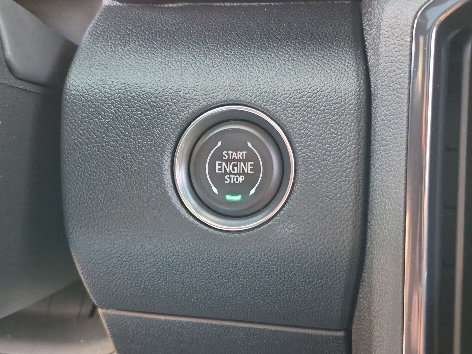 2026 GMC Acadia AT4 - Photo 16