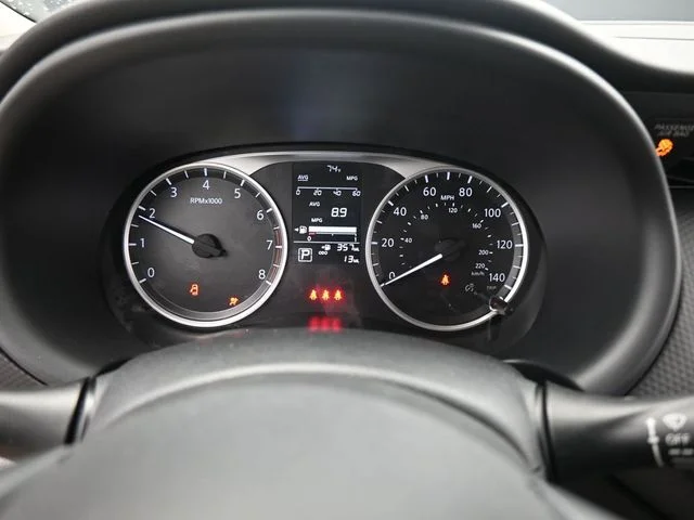 Used 2025 White Nissan S image 17
