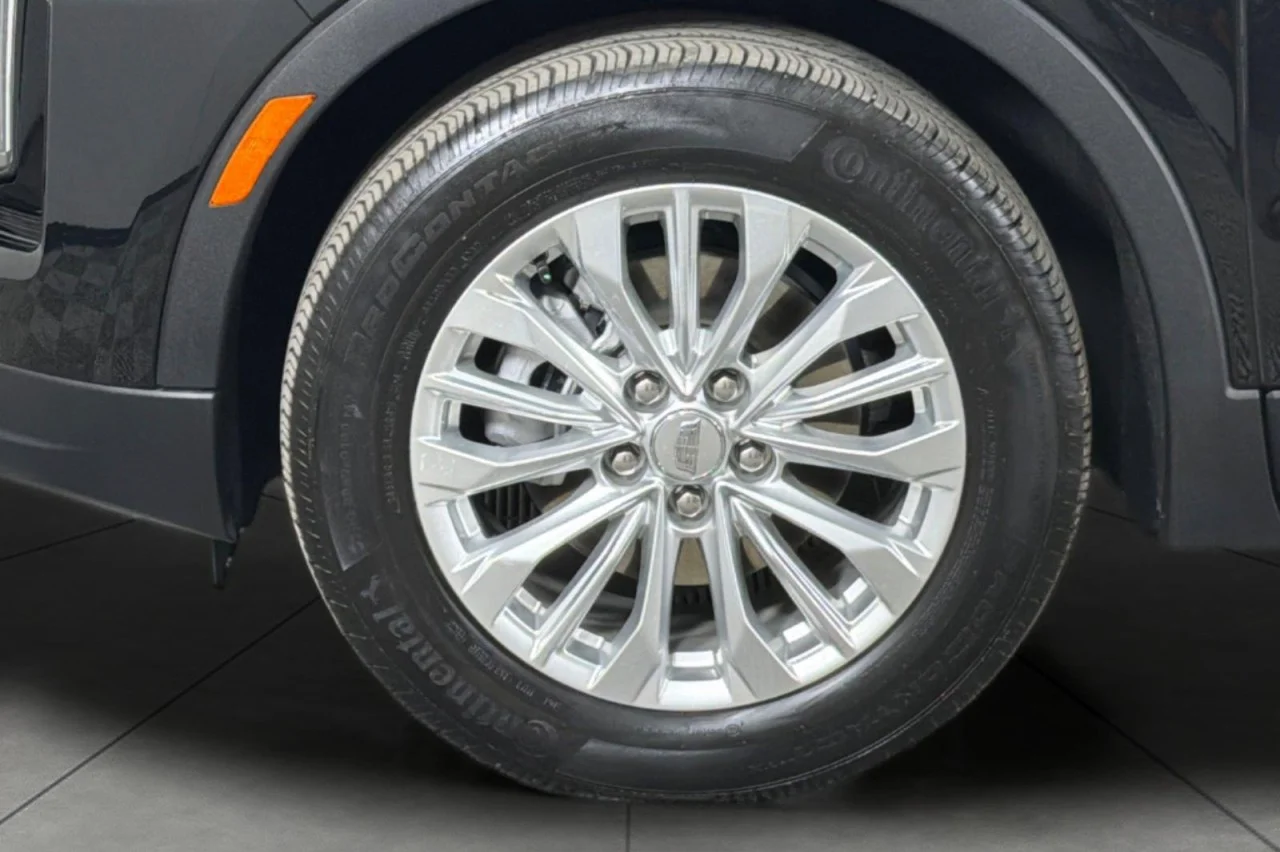 Used 2024 BLACK Cadillac FWD Luxury image 25