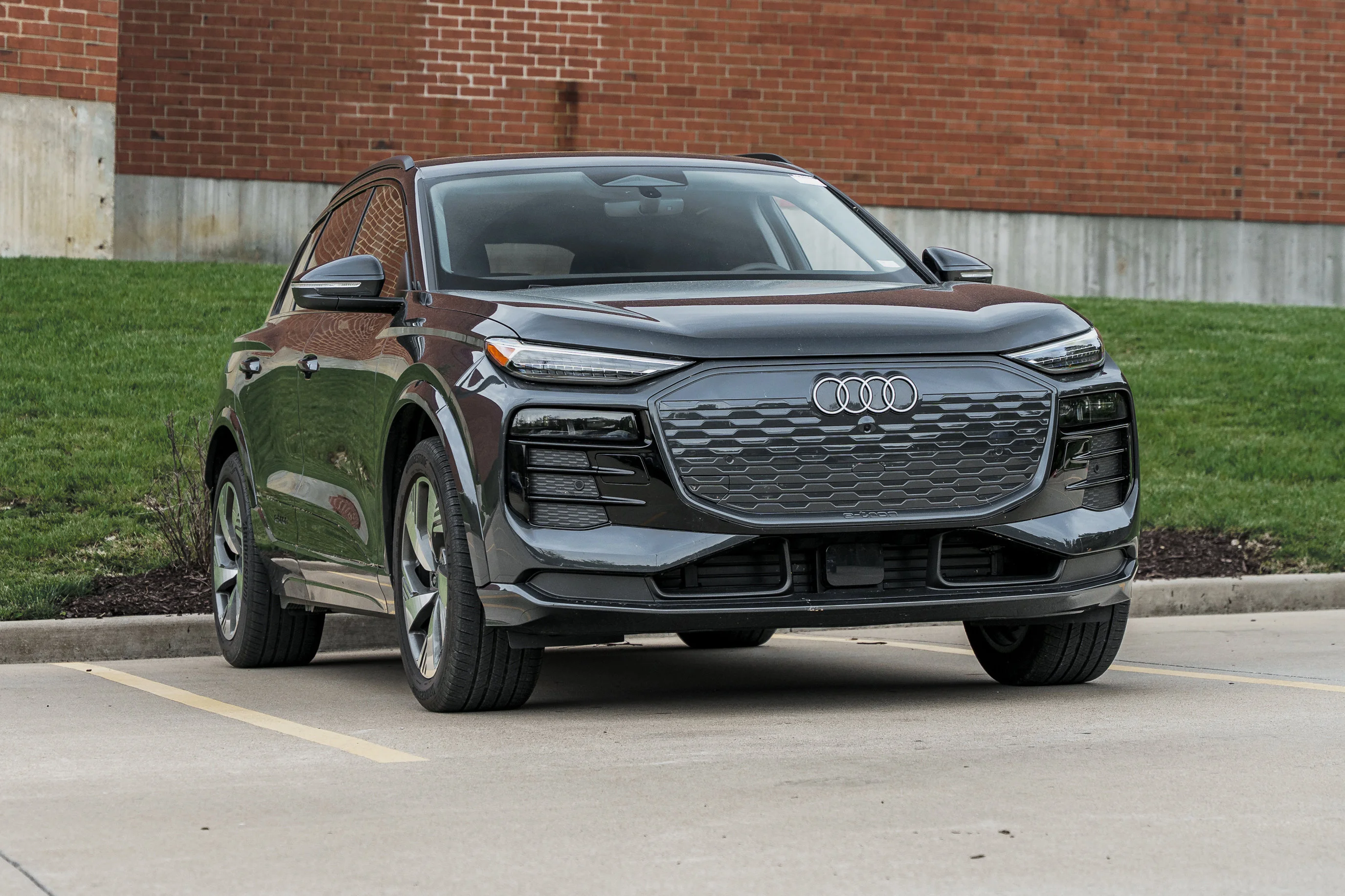 2025 Audi Q6 e-tron Premium Plus quattro's photo