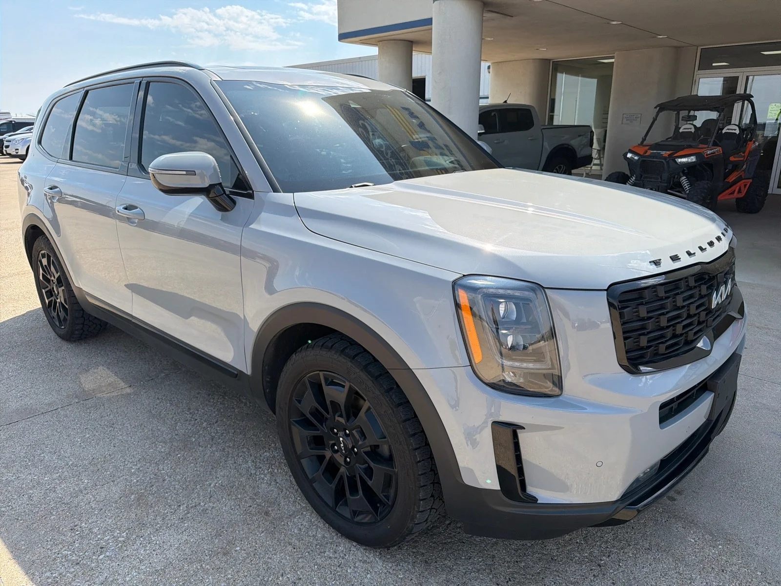 Used 2022 Gray Kia SX image 4