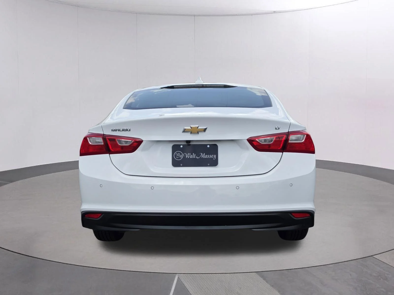 Used 2024 Summit White Chevrolet LT image 7