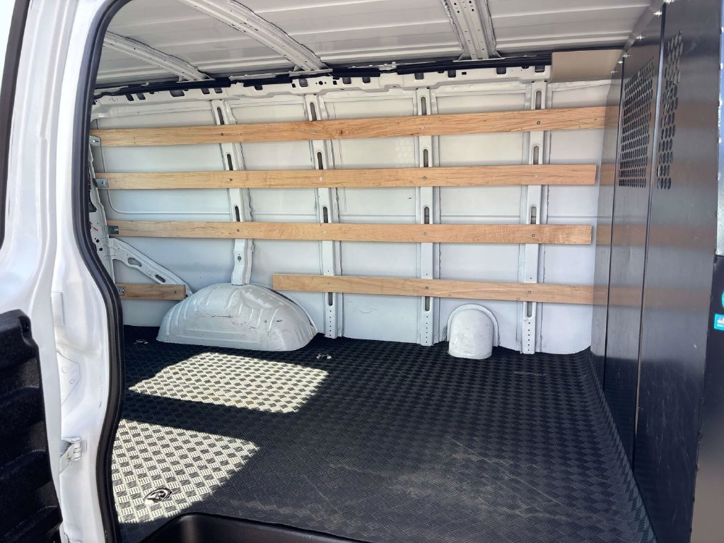 Used 2025 White GMC Work Van image 13