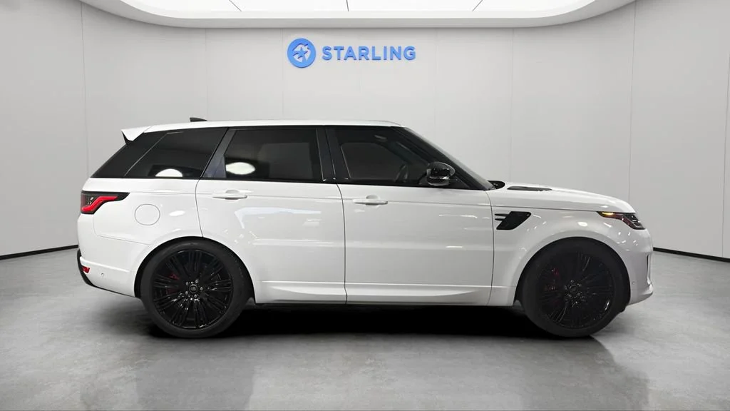 Used 2022 White Land Rover HSE Dynamic image 11