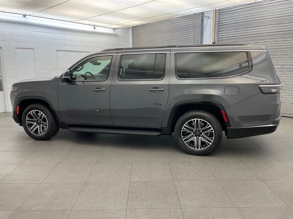 New 2026 Baltic-Gray Metallic Clear-Coat Exterior Paint Jeep  image 5