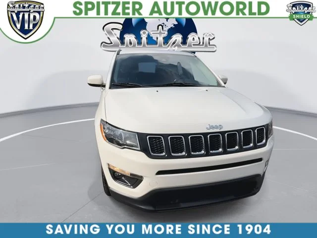 Used 2021 White Jeep Latitude image 3