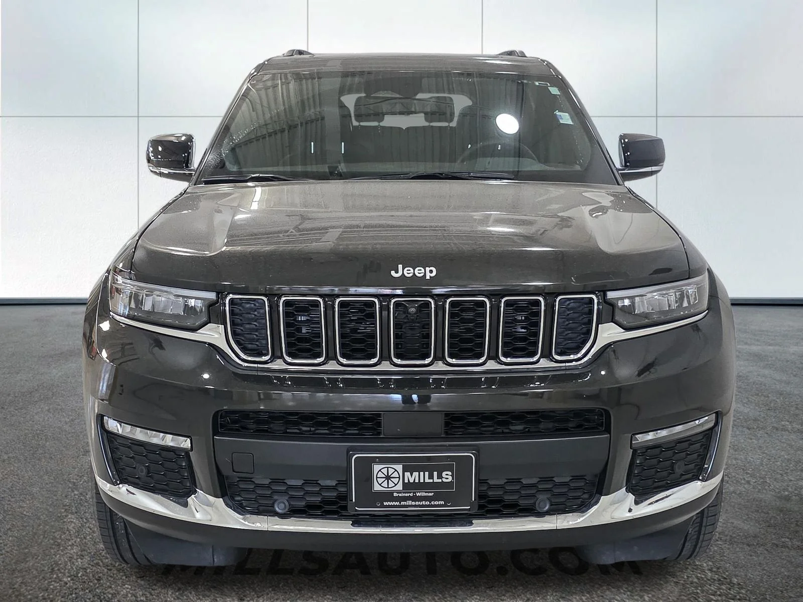Used 2024 Gray Jeep Limited image 12