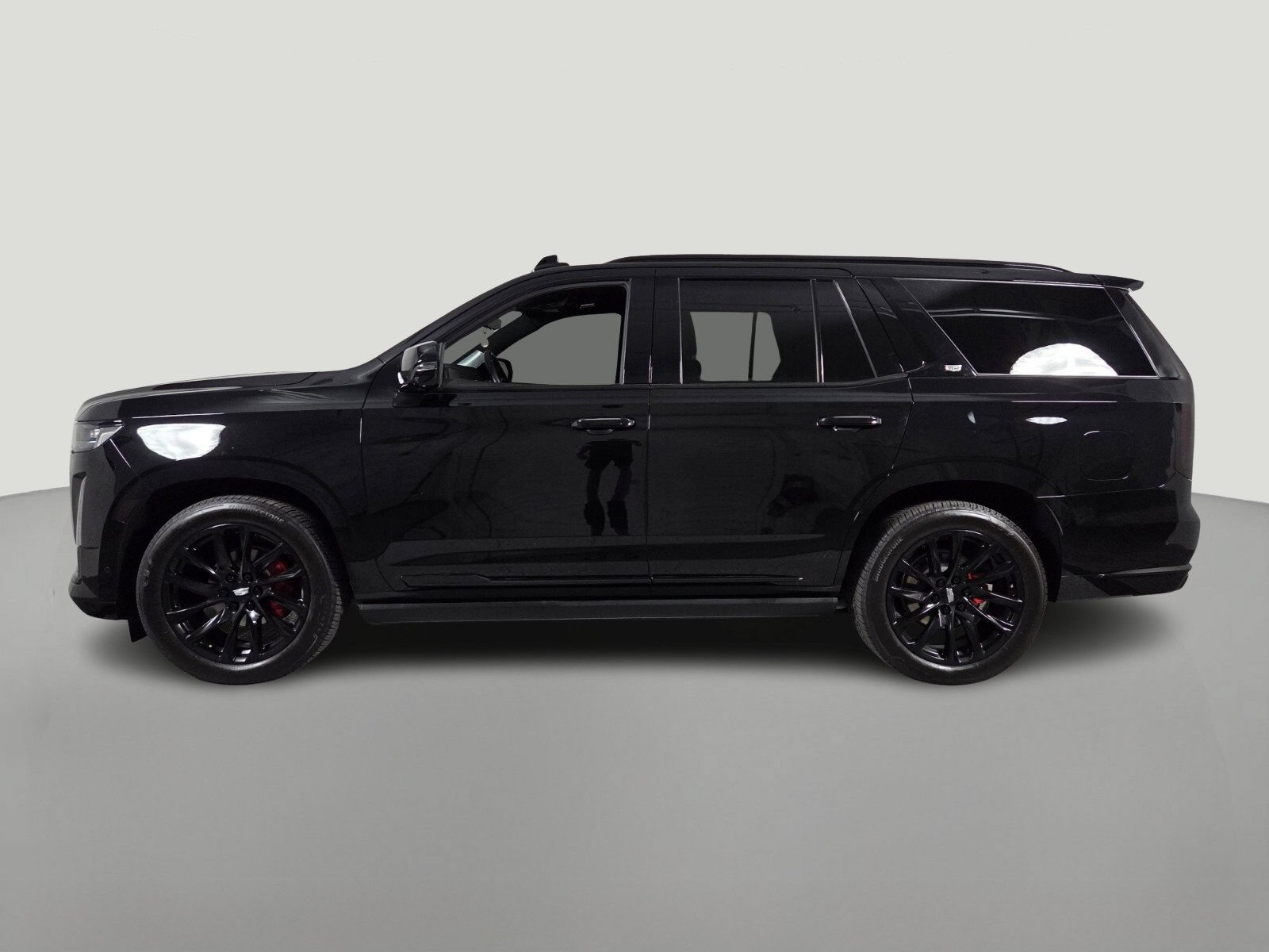 Used 2022 BLACK RAVEN Cadillac Sport image 2