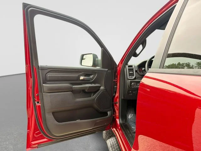 New 2026 Molten Red Pearl-Coat Exterior Paint RAM Warlock image 18