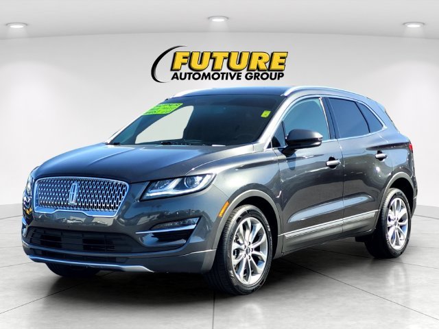 Used 2019 Gray Lincoln Select image 8