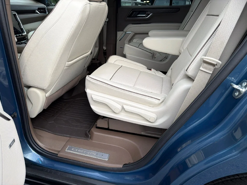 Used 2025 Blue GMC Denali image 21