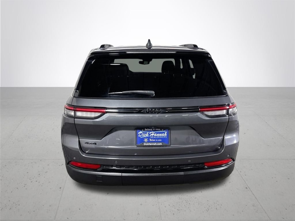 Used 2023 Gray Jeep Altitude X image 7