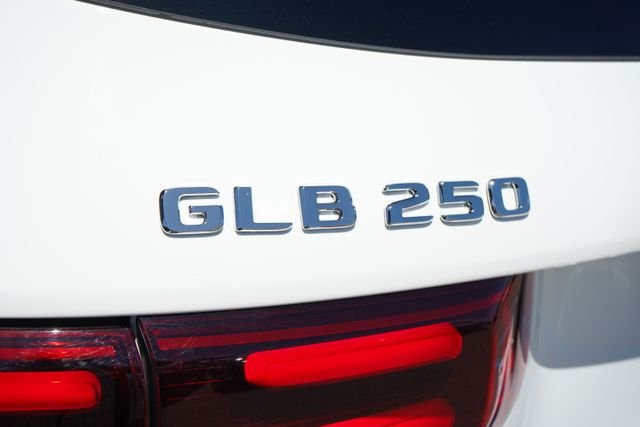 Certified Used 2025 White Mercedes-Benz GLB 250 image 12