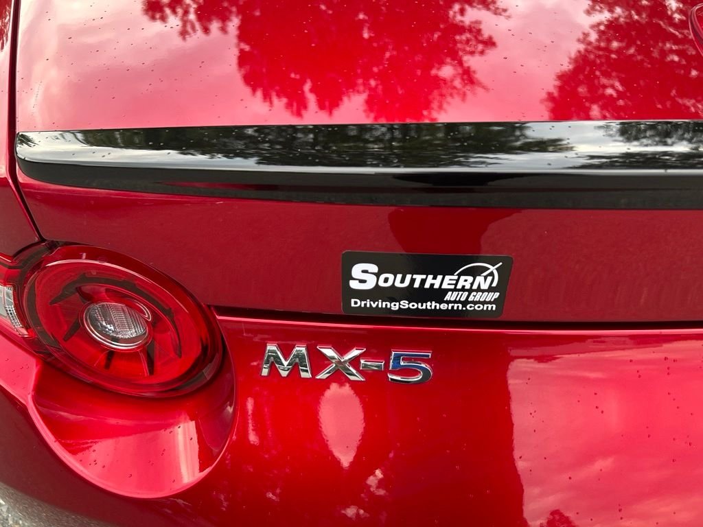 Used 2025 Red Mazda Club image 11