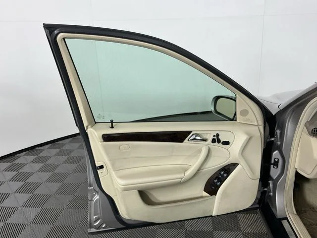 Used 2006  Mercedes-Benz C 350 image 11