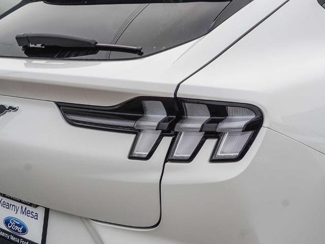 New 2026 Star White Metallic Tri-coat Ford Premium image 33