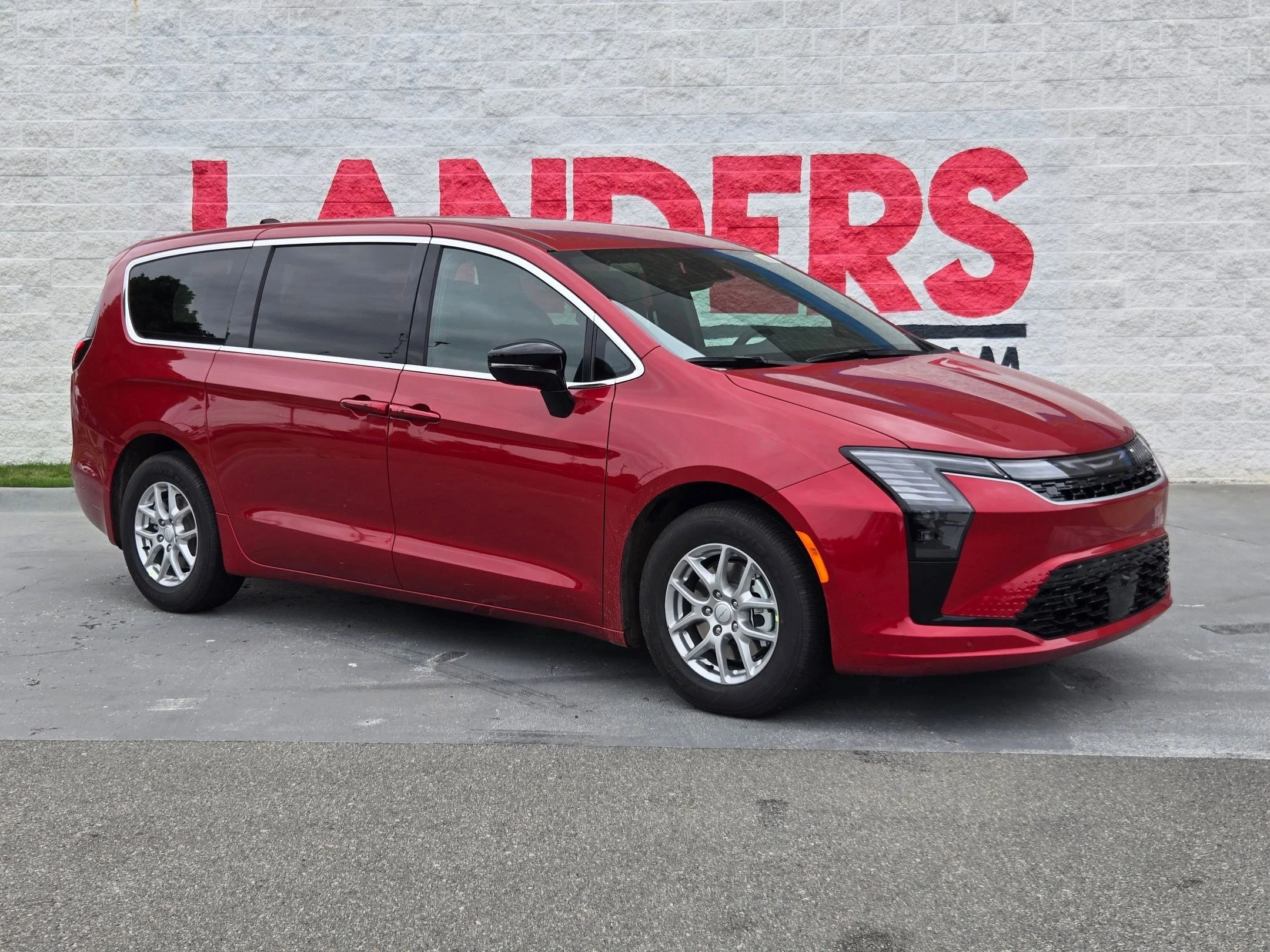 2027 Chrysler Pacifica Select's photo