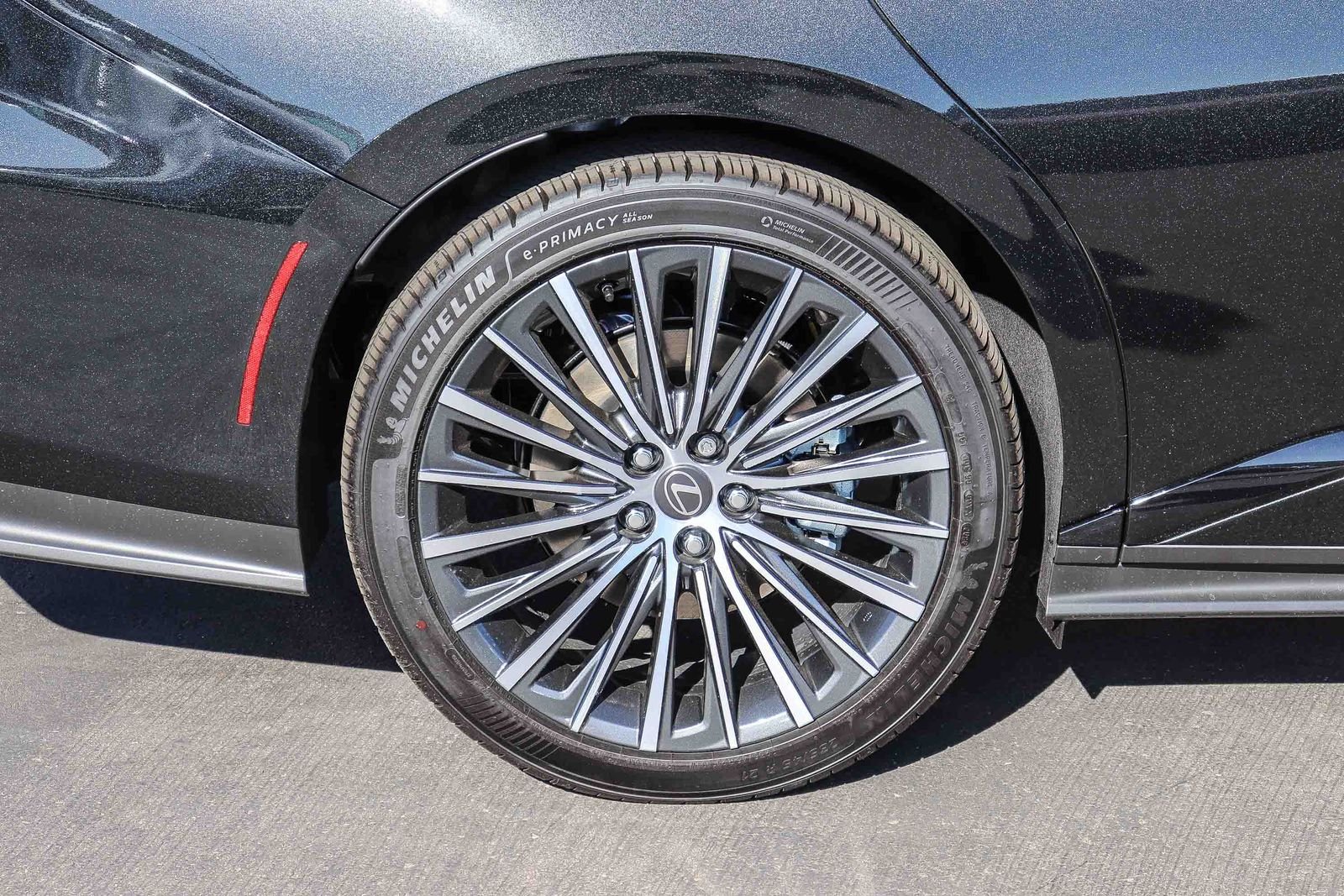 New 2026 Caviar Lexus ES 350e PREMIUM image 9