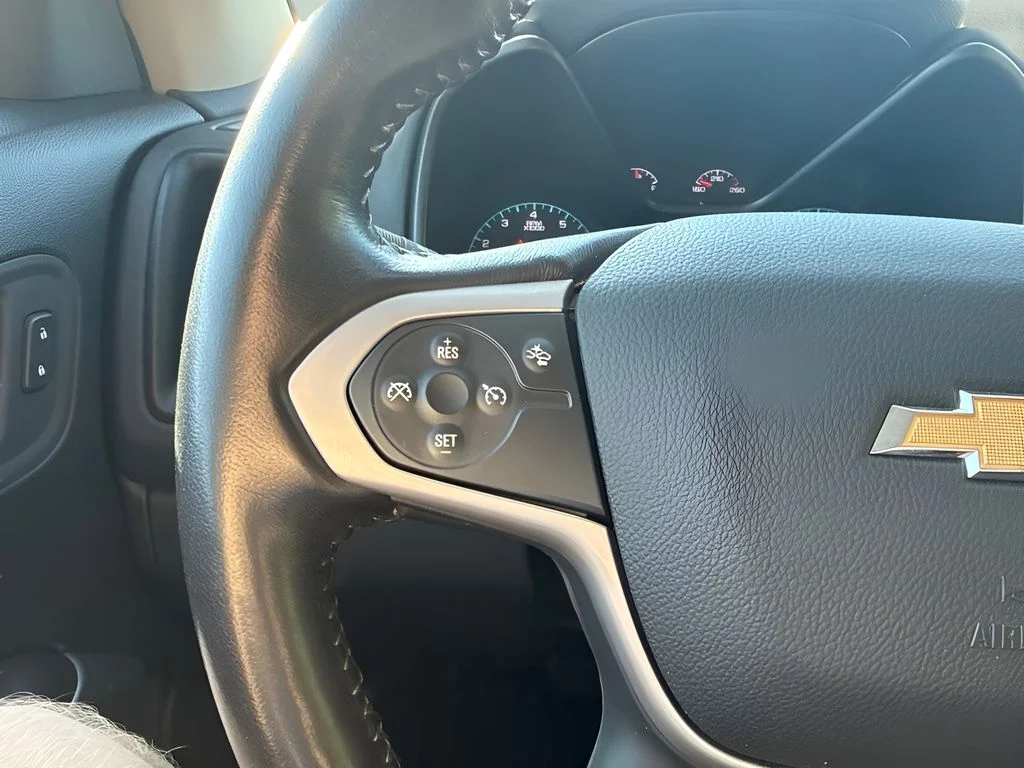 Used 2022 White Chevrolet LT image 13