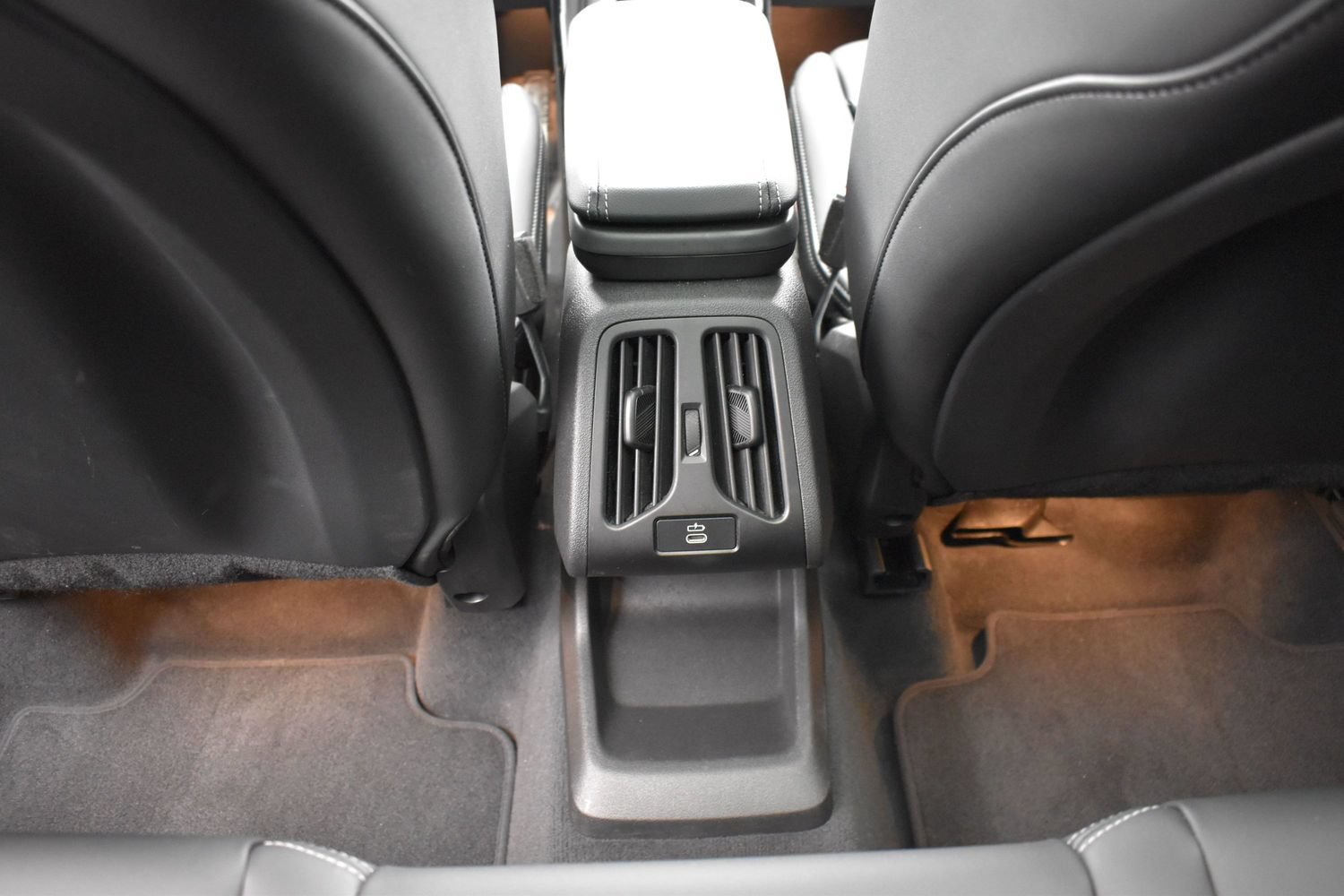 Used 2026 White BMW M35i image 15