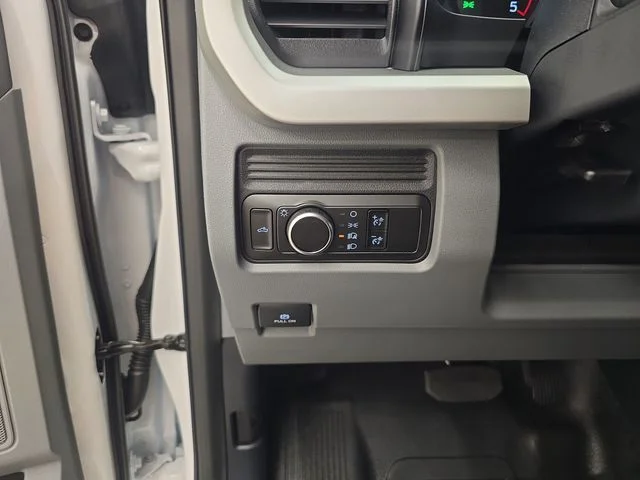 New 2026 Oxford White Ford F-250® XL image 38