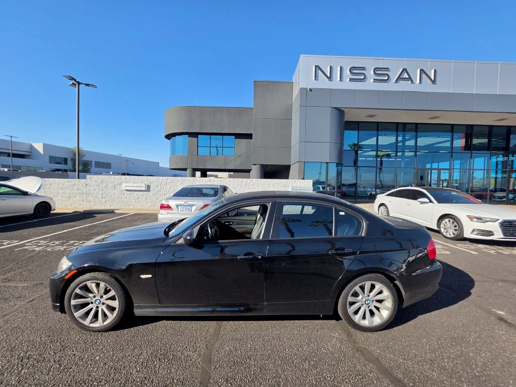 Used 2011 Black BMW 328i image 8