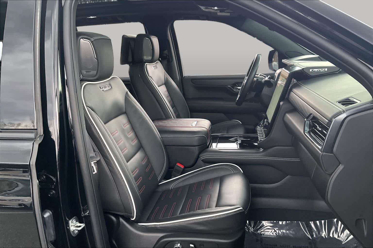 Used 2025 Onyx Black GMC AT4 Ultimate image 8