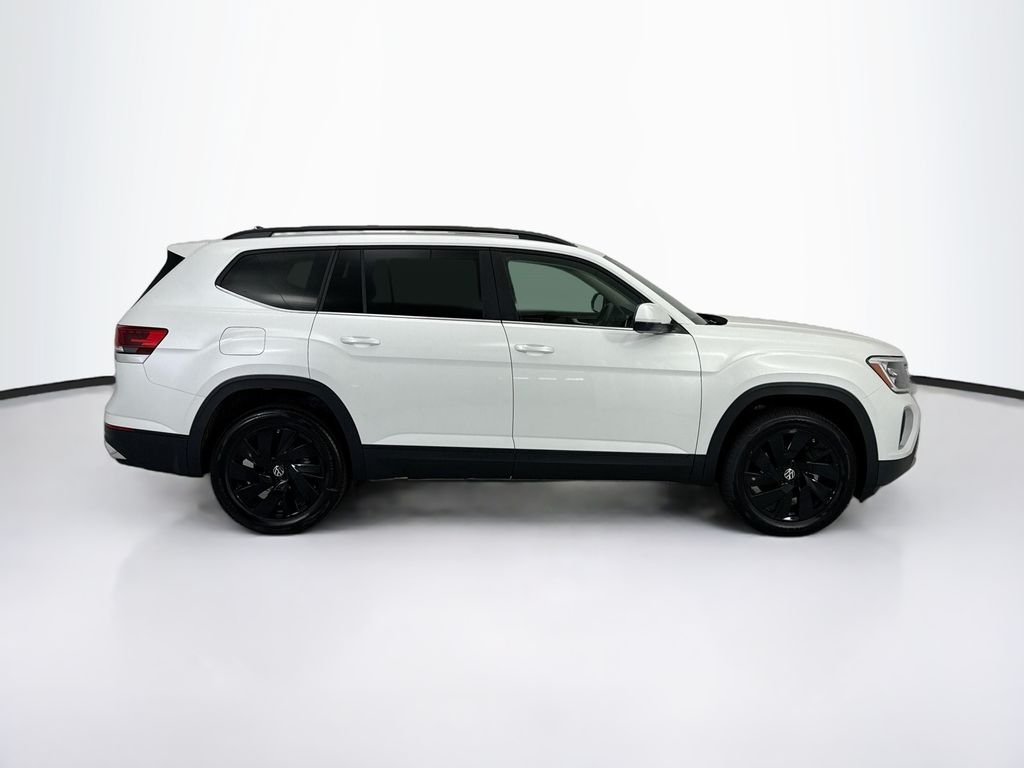 New 2026 Opal White Pearl Volkswagen SE w/Technology image 4