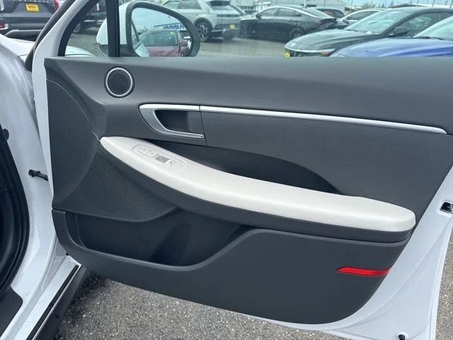 2025 Hyundai Sonata SE - Photo 8