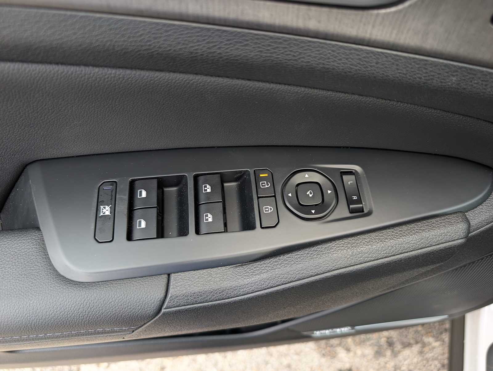 New 2026 Glacial White Pearl Kia X-Line image 32