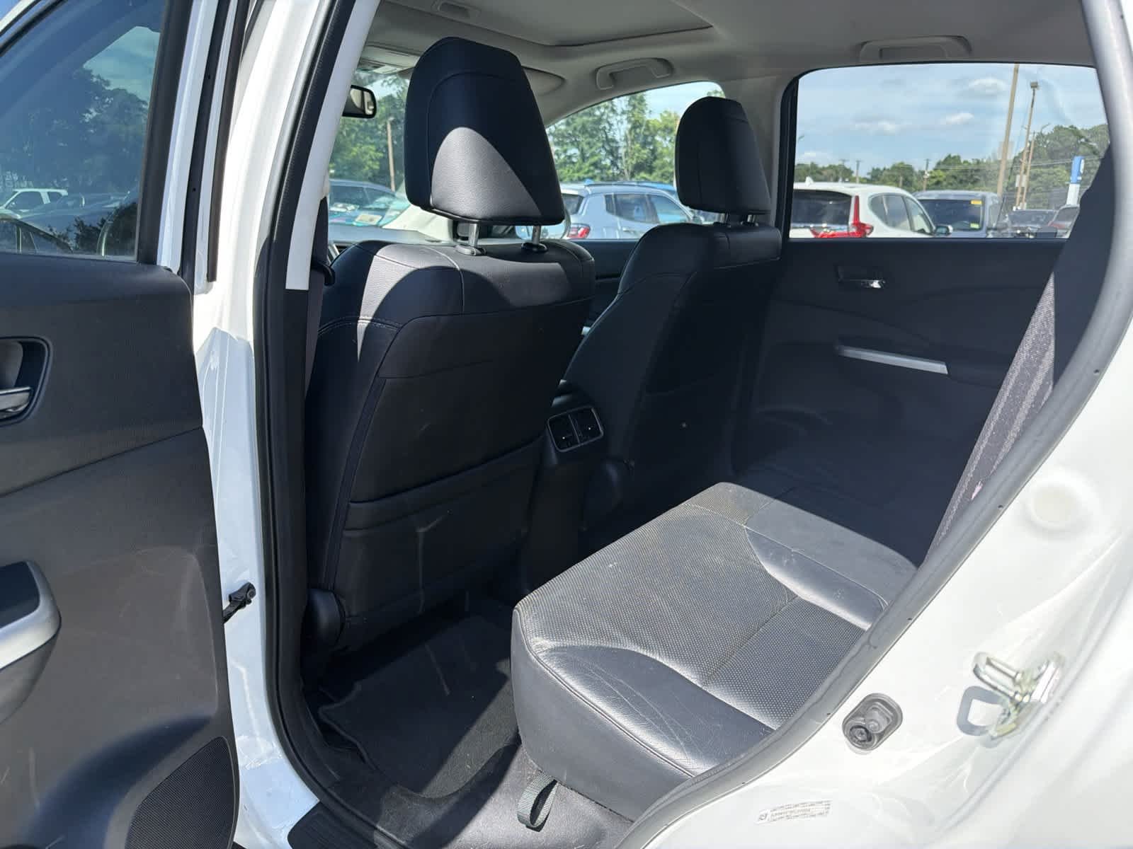 Used 2015 White Honda  image 9