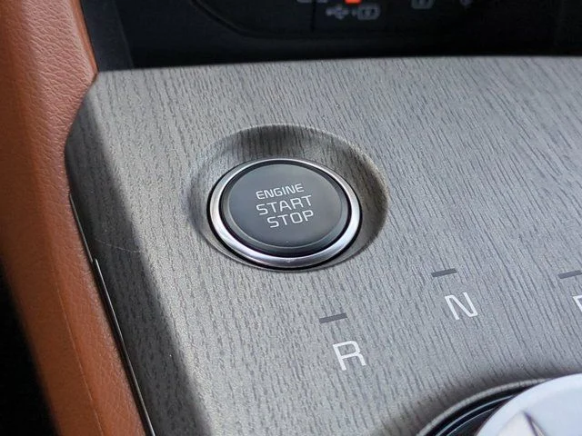 New 2026 Snow White Pearl Kia X-Line image 28