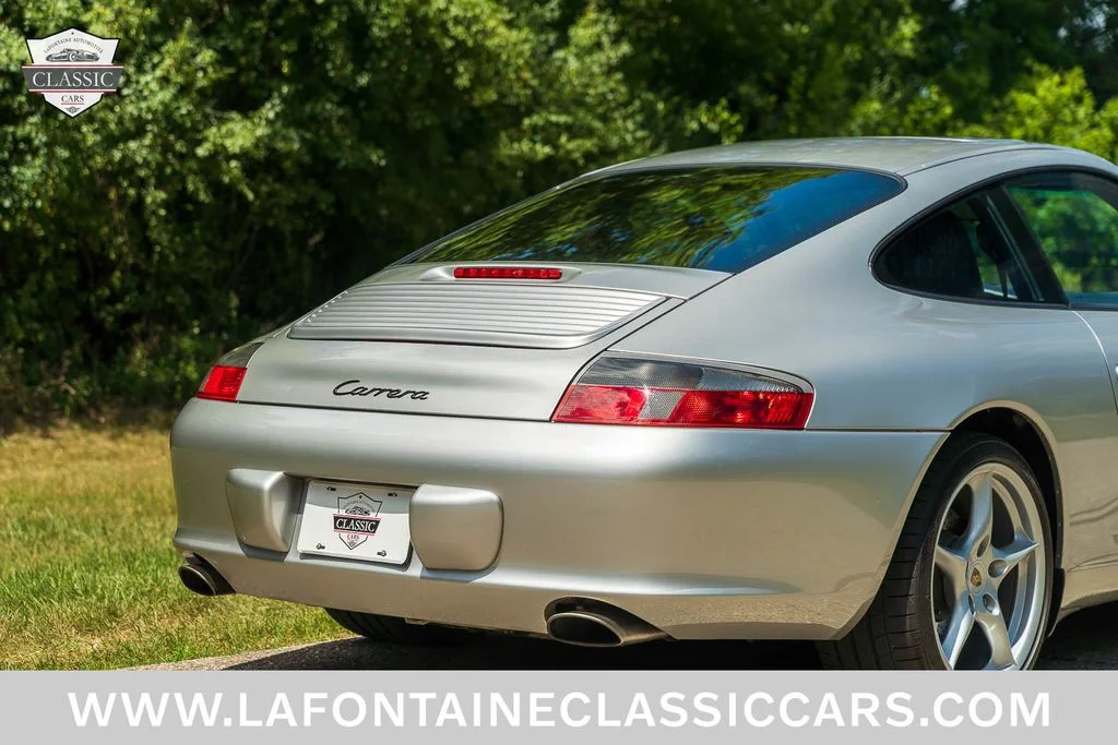 Used 2002 Silver Porsche Carrera image 25