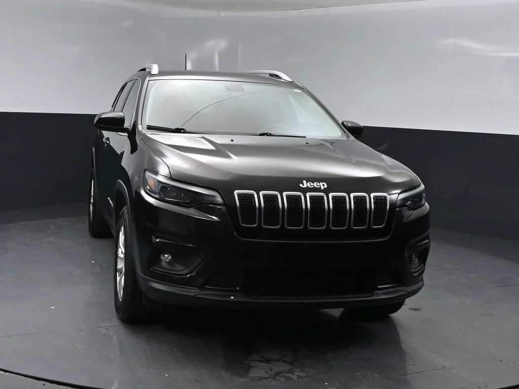 Used 2019 Black Jeep Latitude image 6