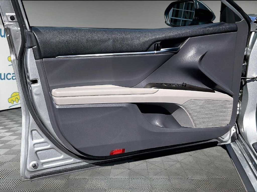 Used 2021 Silver Toyota LE image 9