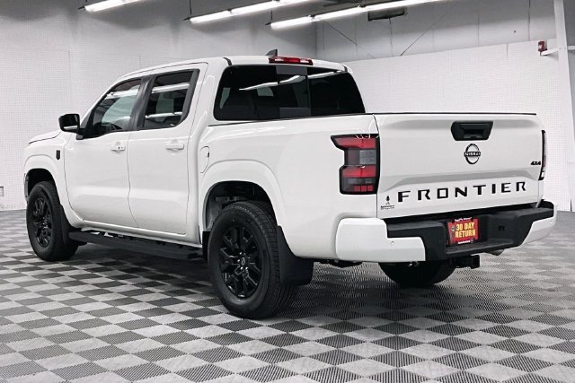 New 2026 Glacier White Nissan SV image 4