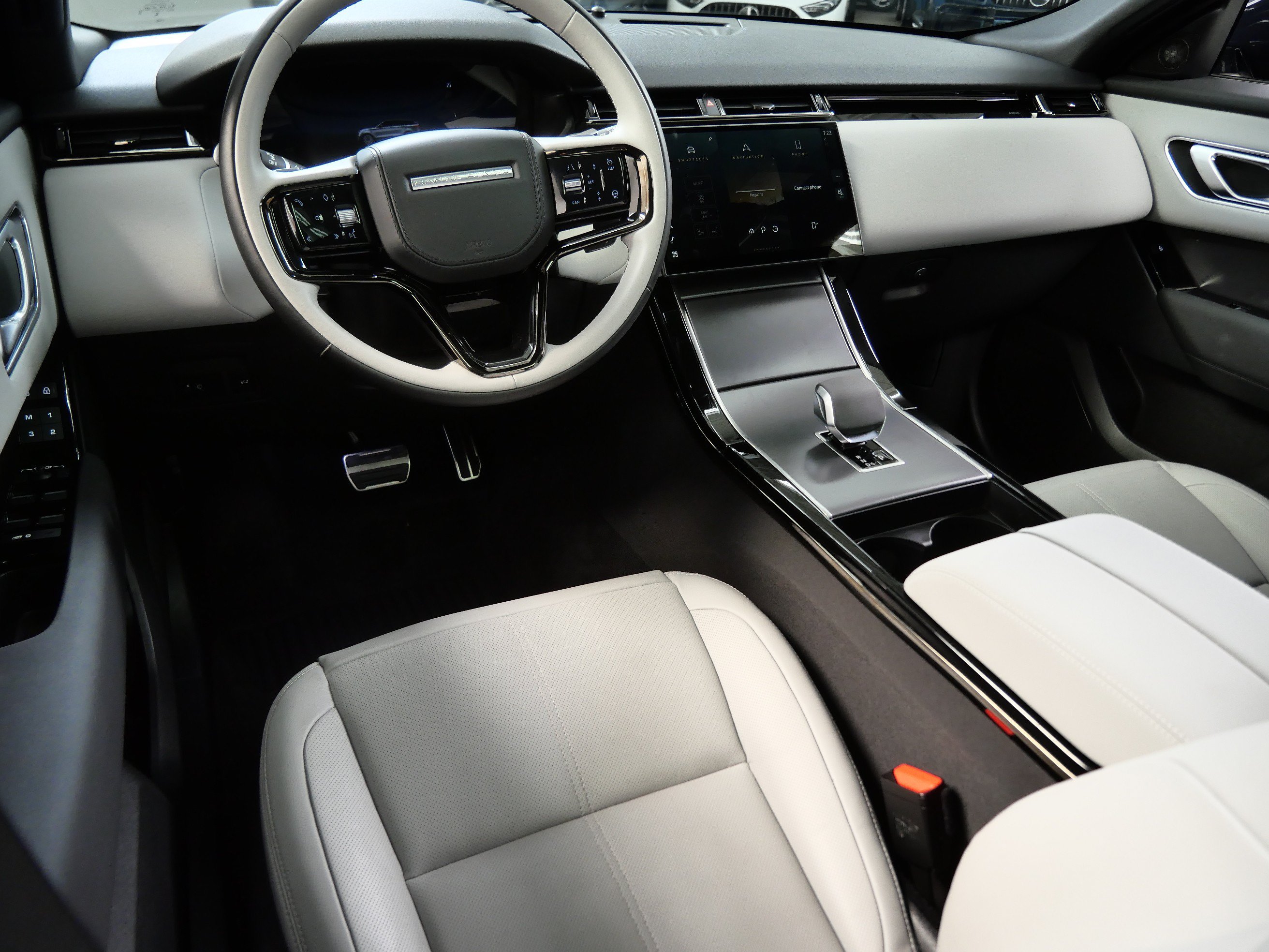Used 2024 Land Rover Range Rover Velar Dynamic SE with VIN SALYL2EX4RA382013 for sale in Minnetonka, Minnesota