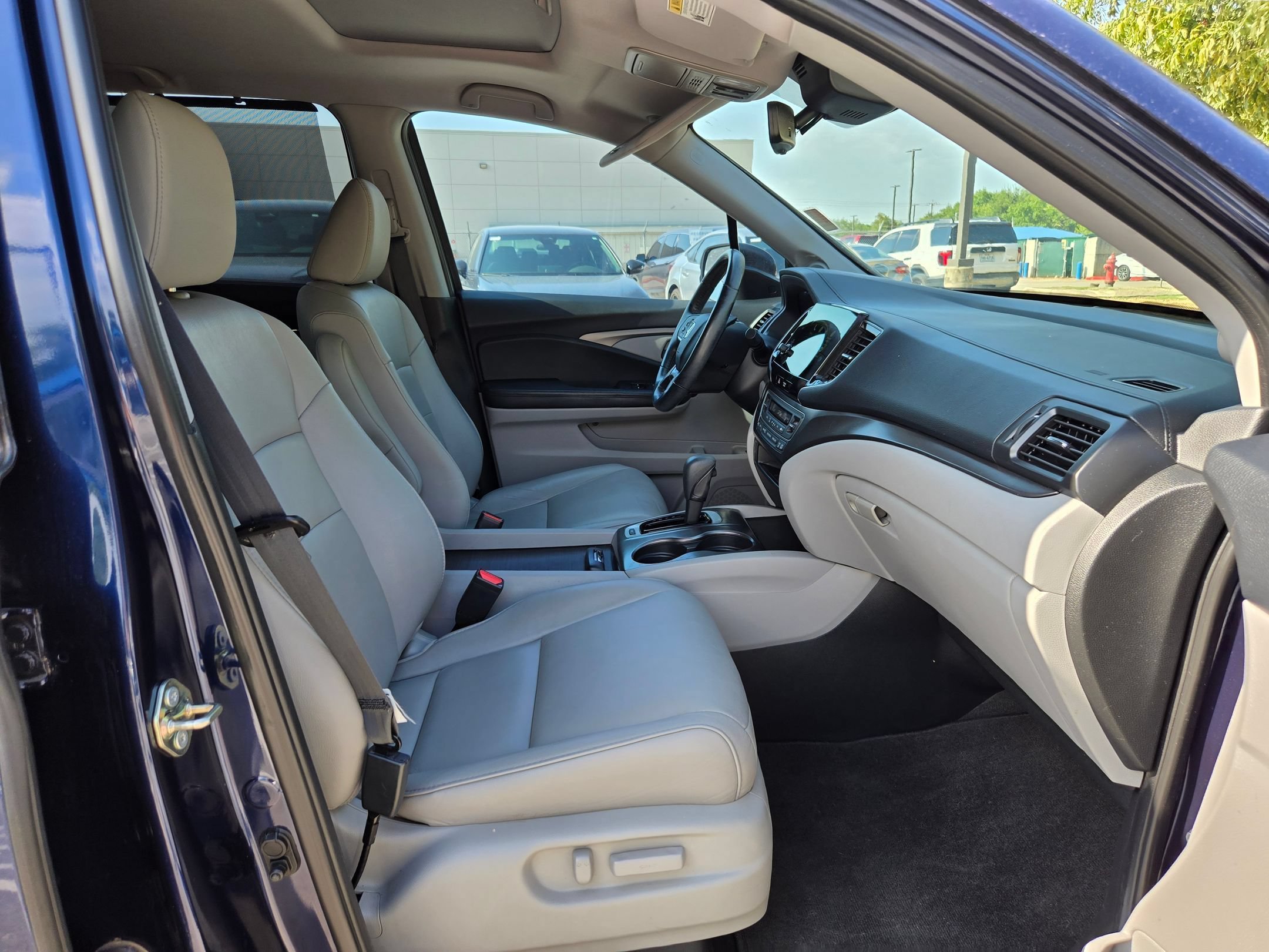 Used 2020 Blue Honda  image 27