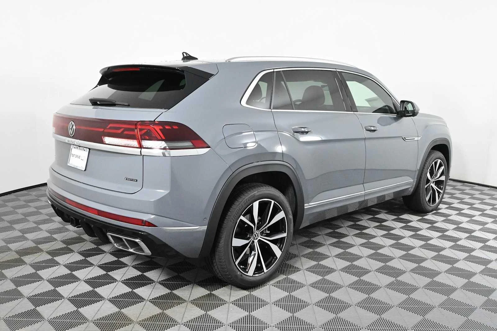 New 2026 Pure Gray Volkswagen 2.0T SEL Premium R-Line image 9