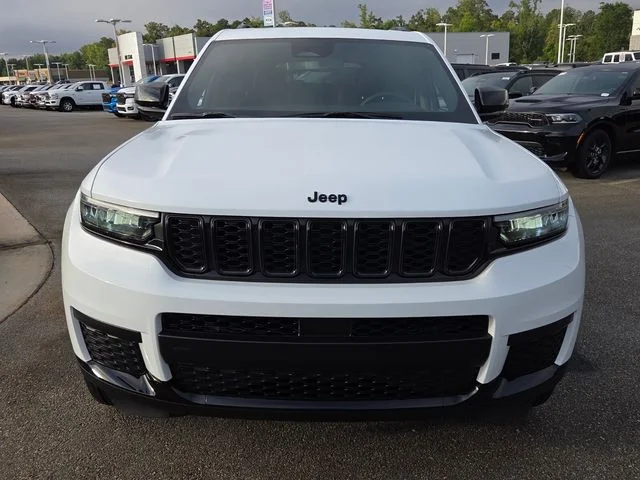 Used 2024 White Jeep Altitude X image 2