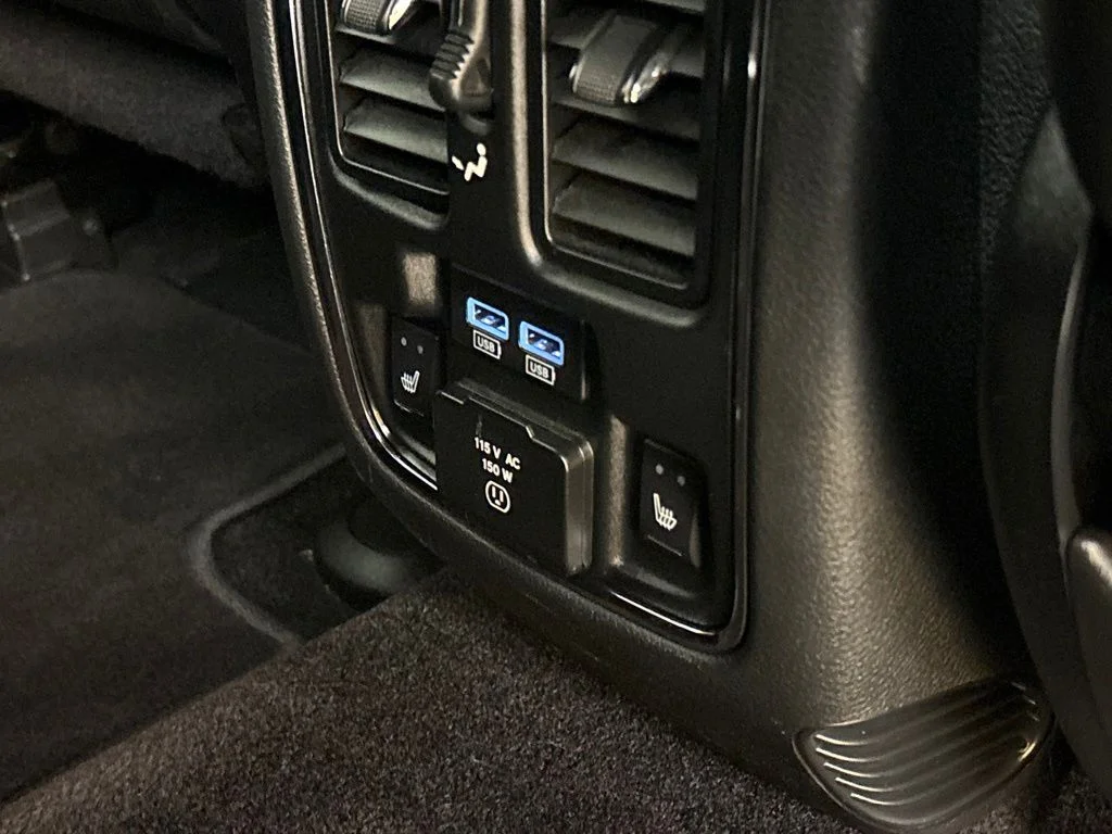 Used 2018 Gray Jeep Limited image 25