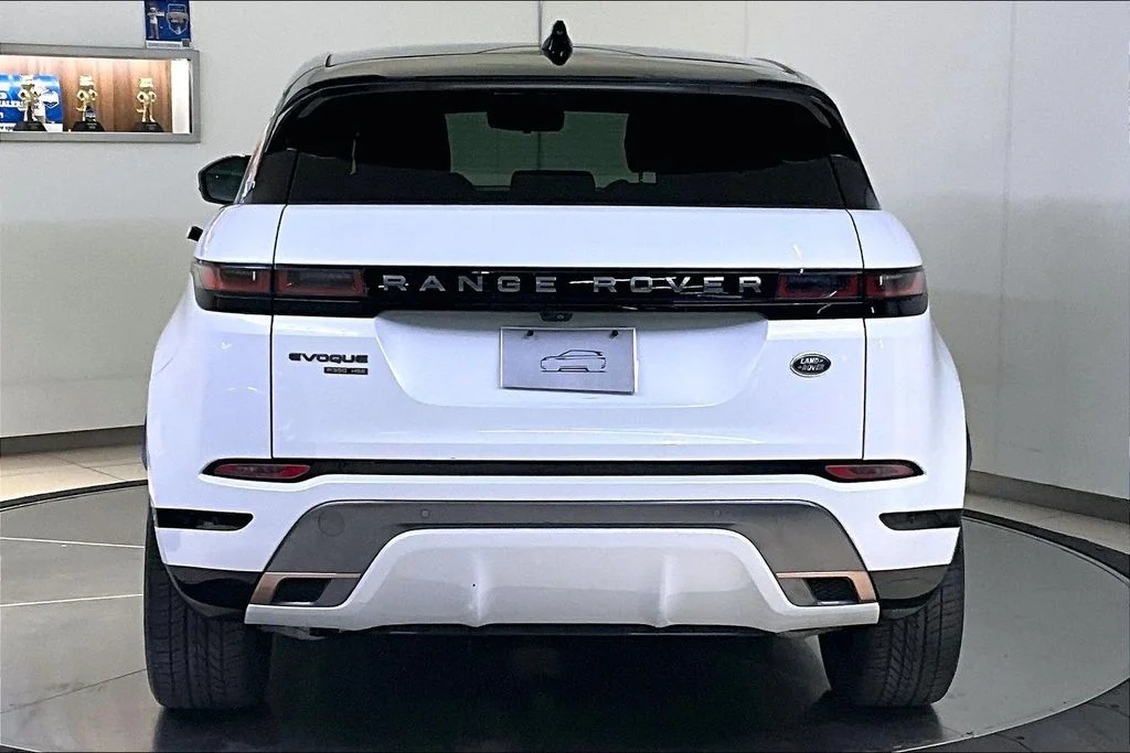 Used 2020 White Land Rover R-Dynamic HSE image 4