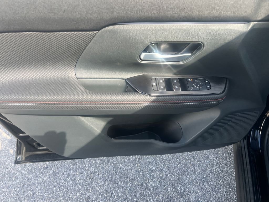 Certified Used 2025 Super Black Nissan SR image 12