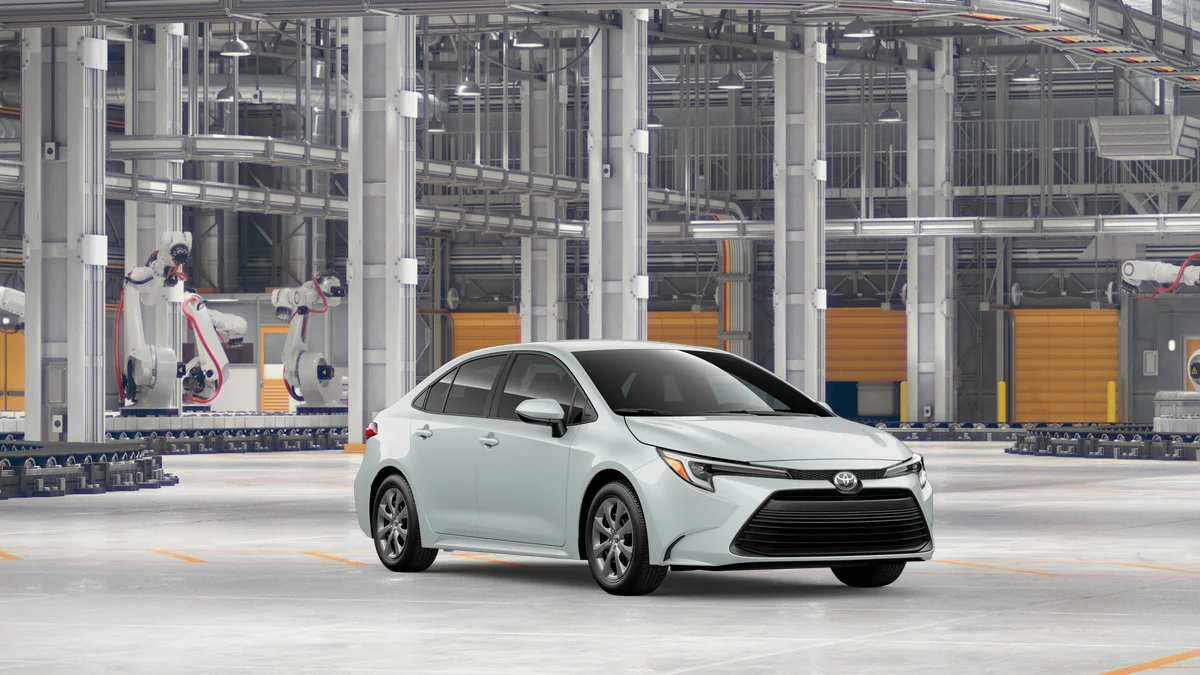 New 2026 Wind Chill Pearl Toyota Hybrid LE image 15